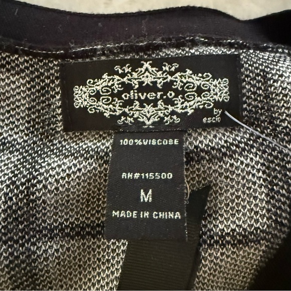 Elegant Black and Beige Grid Pattern Cardigan - Picture 6 of 7